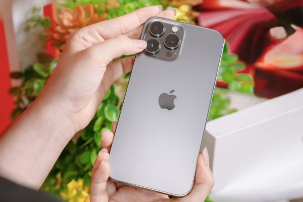 Sắm Tết tiết kiệm với loạt iPhone cũ “ngon - bổ - rẻ”, nhận quà to thêm cơ hội trúng vàng 9999