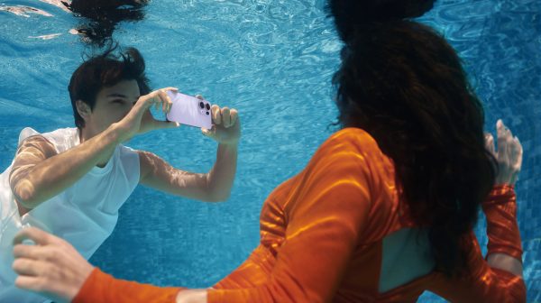 OPPO Reno13 Series ra mắt tại Việt Nam: Nhiếp ảnh AI sáng tạo, hiệu năng ấn tượng và thiết kế độc đáo