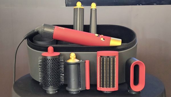 Dyson ra mắt dòng sản phẩm chăm sóc tóc phiên bản màu đặc biệt Red Velvet/Gold cho mùa Tết Ất Tỵ