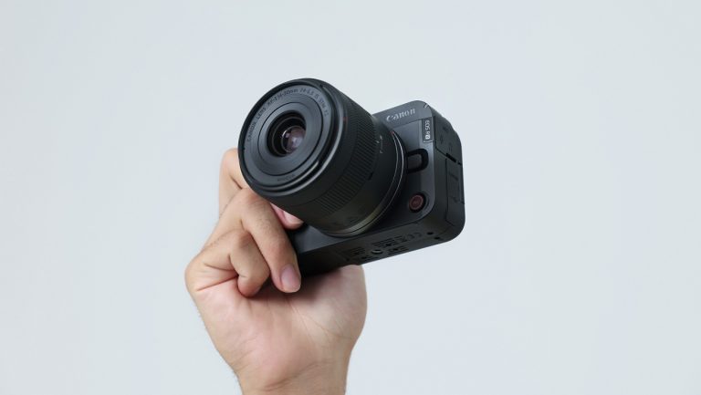 Canon ra mắt EOS R50V, PowerShot V1: Hai “trợ thủ” quay phim đắc lực dành cho các nhà sáng tạo nội dung
