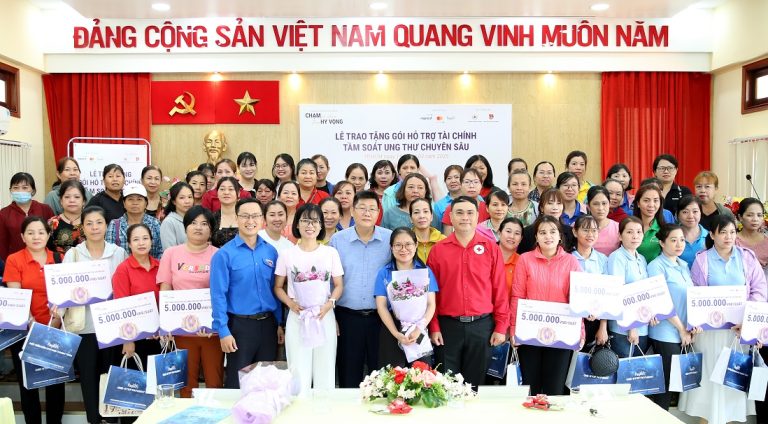 Mastercard và Payoo trao tặng suất hỗ trợ tài chính cho 200 phụ nữ có nguy cơ cao mắc bệnh ung thư