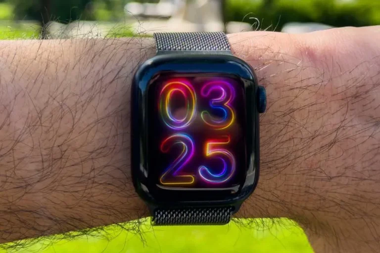 Apple có thể đang phát triển một chiếc Apple Watch hoàn toàn bằng kính