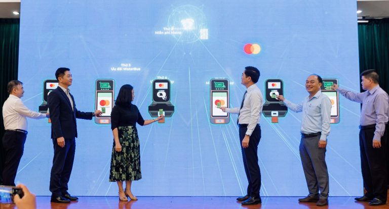 Ra mắt hệ thống thanh toán mở Open loop trên xe buýt và thẻ Sacombank Mastercard MultiPass cho các phương tiện công cộng