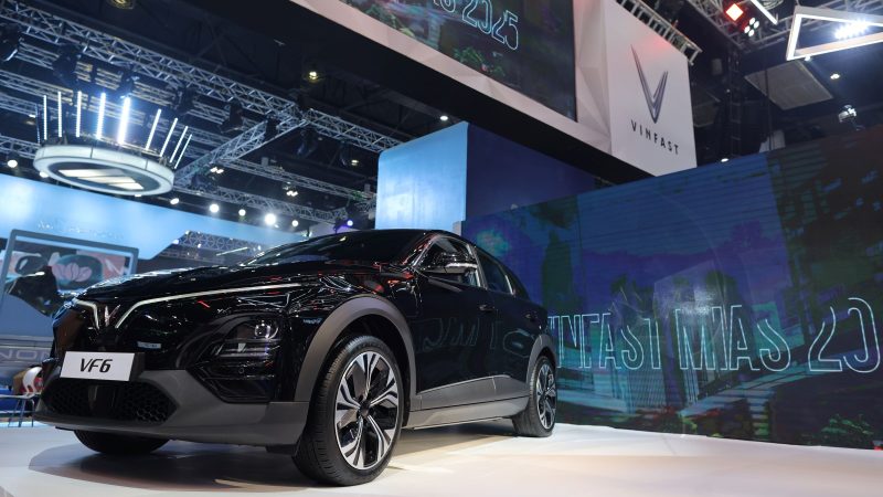 VinFast mở bán mẫu B-SUV VF 6 và công bố chính sách miễn phí sạc ô tô điện tại Philippines