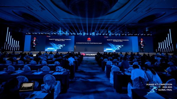 Sinh viên Việt Nam phá kỷ lục thành tích tại vòng chung kết toàn cầu cuộc thi Huawei ICT Competition 2024 - 2025