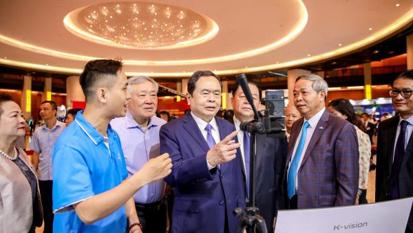 Từ tầm nhìn toàn cầu đến sứ mệnh quốc gia trong chuyển đổi số và chuyển đổi AI