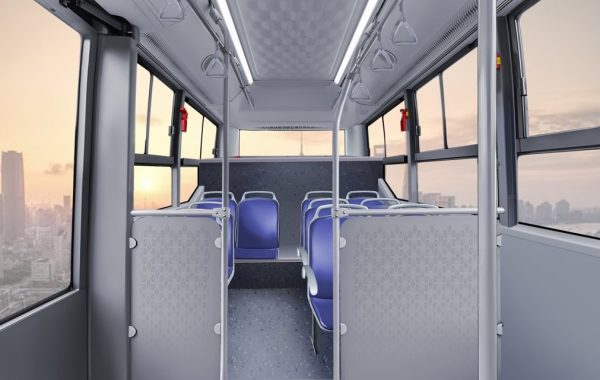 VinFast ra mắt xe buýt điện cỡ nhỏ và xe chuyên chở học sinh