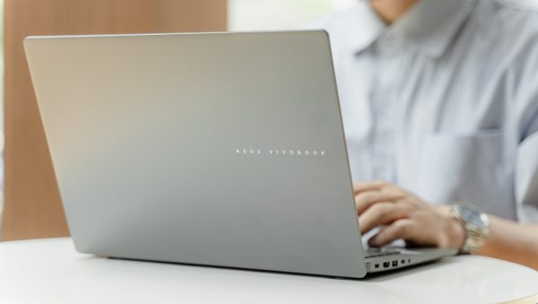ASUS ra mắt Vivobook S14/S16 mỏng nhẹ, chip Intel Core H-series, thời lượng pin 20 giờ