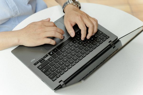 ASUS ra mắt Vivobook S14/S16 mỏng nhẹ, chip Intel Core H-series, thời lượng pin 20 giờ