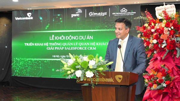 Vietcombank hợp tác cùng Salesforce ứng dụng trí tuệ nhân tạo và tăng trưởng với khách hàng là trọng tâm