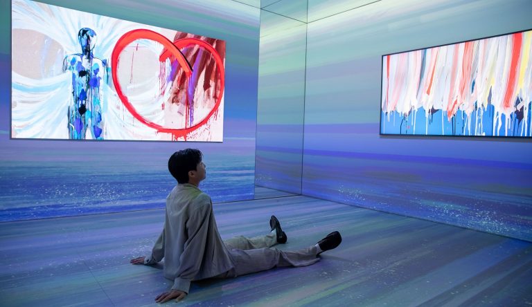 RM (BTS) trở thành Đại sứ Toàn cầu của Samsung Art TV