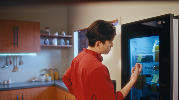 LG ra mắt brand film “Thấu cảm chạm Thương yêu” kỷ niệm 30 năm đồng hành cùng người Việt