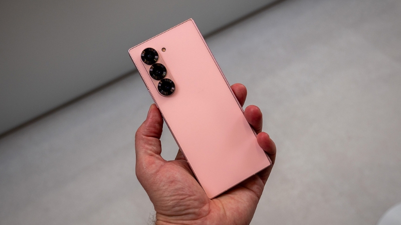 Cụm camera của Z Fold 7