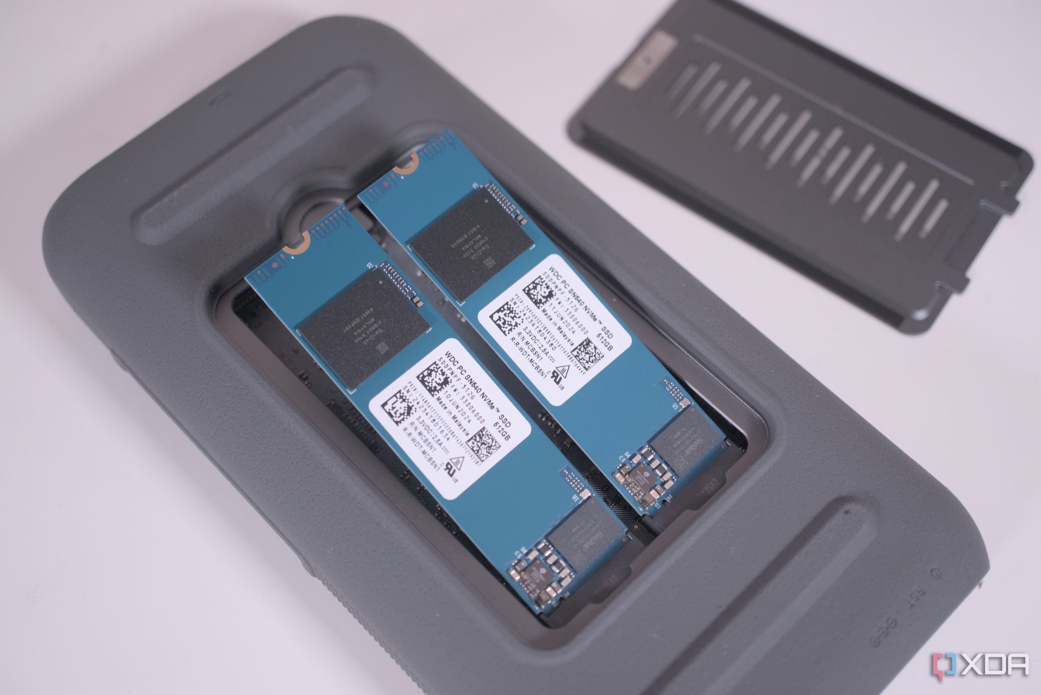 Installing SSDs inside the UnifyDrive UT2