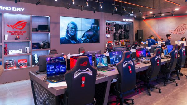 ROG Exclusive Store đầu tiên tại Việt Nam chính thức khai trương: Không gian trải nghiệm gaming toàn diện, chuẩn quốc tế