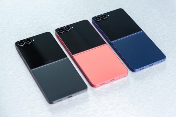Samsung Galaxy Z Flip7: Điện thoại AI nhỏ gọn với màn hình FlexWindow tràn viền thế hệ mới