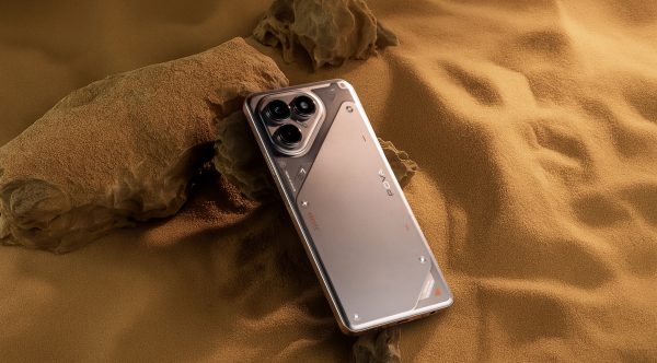 Ra mắt TECNO POVA 7: Pin 7000mAh, tản nhiệt cực lớn, kháng nước IP64, AI tối ưu hiệu suất dùng ngoài trời
