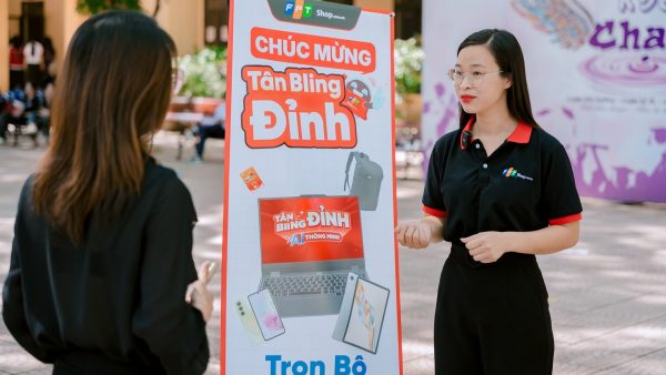 FPT Shop trao 30 combo công nghệ trị giá hơn 320 triệu đồng đến tân sinh viên