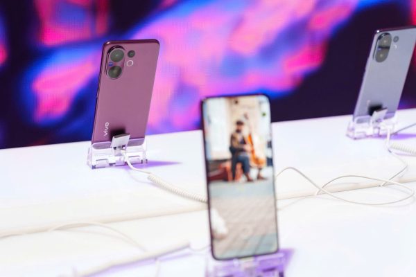 vivo V60 5G chính thức ra mắt, giá 15.99 triệu đồng kèm quà tặng mở bán trị giá 6 triệu đồng