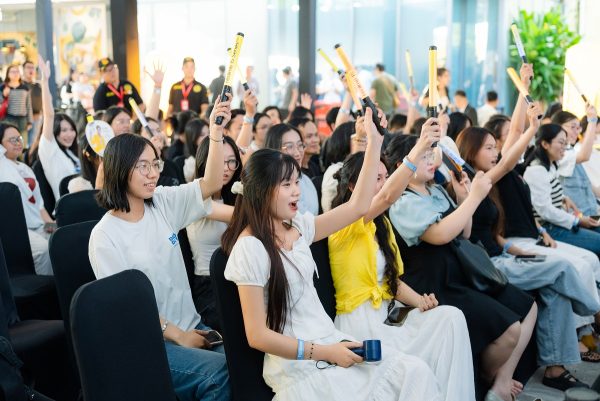 realme ra mắt dòng realme 15 series với công nghệ AI hỗ trợ chụp đêm