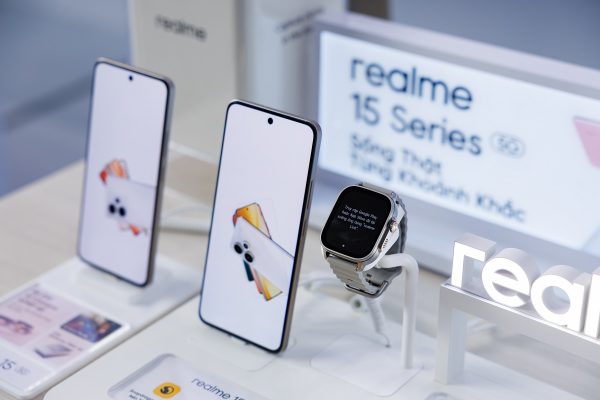 realme ra mắt dòng realme 15 series với công nghệ AI hỗ trợ chụp đêm