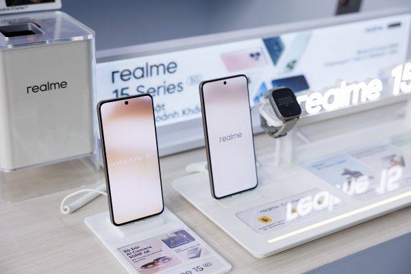 realme ra mắt dòng realme 15 series với công nghệ AI hỗ trợ chụp đêm