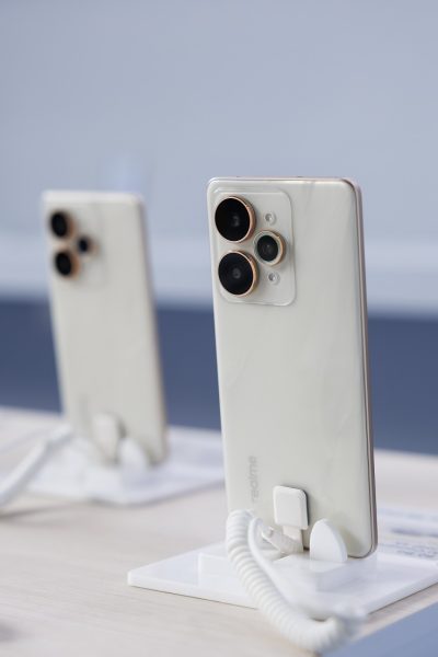 realme ra mắt dòng realme 15 series với công nghệ AI hỗ trợ chụp đêm