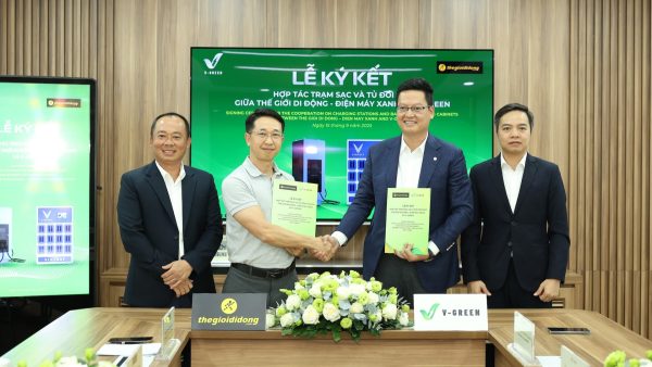 V-Green hợp tác Thế giới di động triển khai hơn 2.000 trạm sạc và tủ đổi pin xe điện trên toàn quốc
