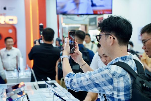 iPhone 17 Pro Max chiếm đa số lựa chọn trong ngày mở bán