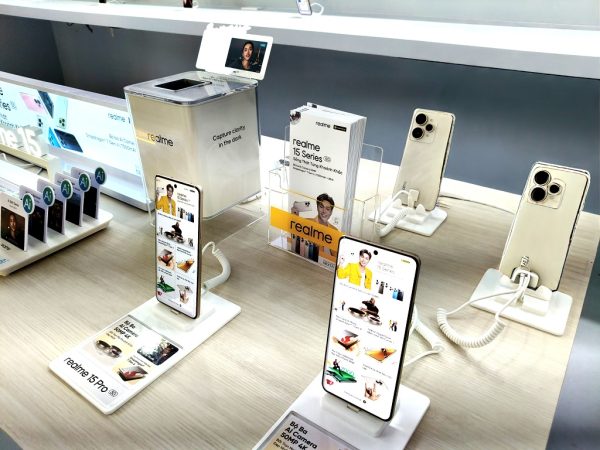 Đánh giá nhanh realme 15 5G: Smartphone tầm trung pin 7000mAh, sạc 80W, camera AI, màn hình siêu sáng