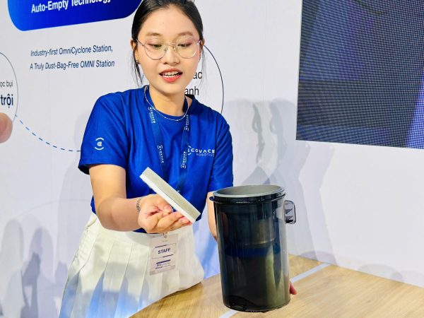 ECOVACS giới thiệu bộ đôi robot hút bụi và lau nhà cao cấp: DEEBOT X11 OmniCyclone và DEEBOT X11 Pro Omni