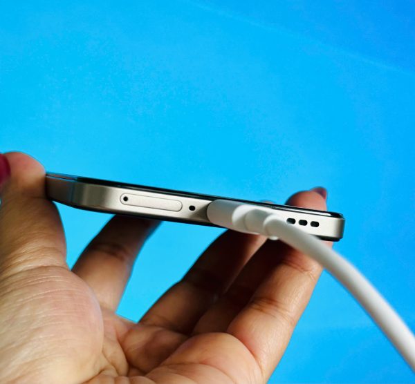 Đánh giá nhanh realme 15 5G: Smartphone tầm trung pin 7000mAh, sạc 80W, camera AI, màn hình siêu sáng