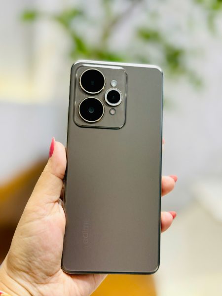 Đánh giá nhanh realme 15 5G: Smartphone tầm trung pin 7000mAh, sạc 80W, camera AI, màn hình siêu sáng