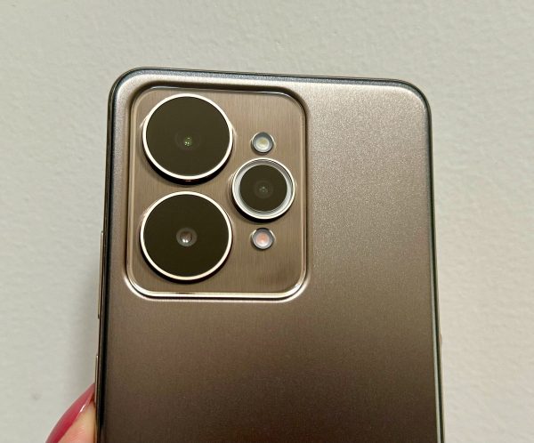 Đánh giá nhanh realme 15 5G: Smartphone tầm trung pin 7000mAh, sạc 80W, camera AI, màn hình siêu sáng