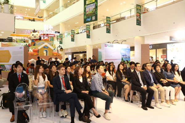 Universal Connect Vietnam mở ra cơ hội học tập và nghề nghiệp tại Hồng Kông cho sinh viên Việt Nam