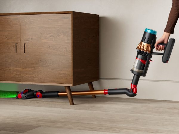Ra mắt máy lọc khí cỡ nhỏ Dyson Hushjet và máy hút bụi không dây chống rối Dyson V16 Piston Animal