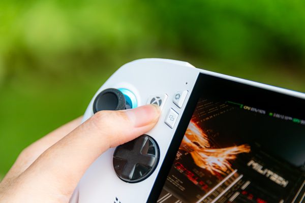 Ra mắt ROG Xbox Ally và Ally X: Bộ đôi máy chơi game cầm tay ROG Xbox đầu tiên tại Việt Nam