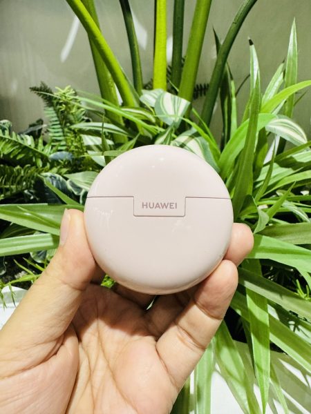 Đánh giá tai nghe chống ồn HUAWEI FreeBuds 7i: Thiết kế trẻ trung, chống ồn ấn tượng, trải nghiệm âm thanh nâng tầm Đánh giá tai nghe chống ồn HUAWEI FreeBuds 7i: Thiết kế trẻ trung, chống ồn ấn tượng, trải nghiệm âm thanh nâng tầm