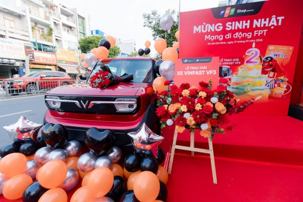 Tri ân khách hàng thân thiết, mạng di động FPT trao xe VinFast VF3 nhân dịp tròn 2 tuổi Tri ân khách hàng thân thiết, mạng di động FPT trao xe VinFast VF3 nhân dịp tròn 2 tuổi