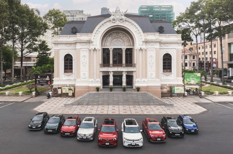 VinFast triển khai chiến dịch hỗ trợ toàn dân chuyển đổi sang xe điện