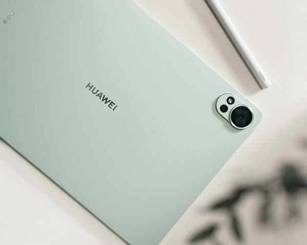 Huawei giới thiệu máy tính bảng HUAWEI MatePad 12 X mỏng, nhẹ tại Việt Nam