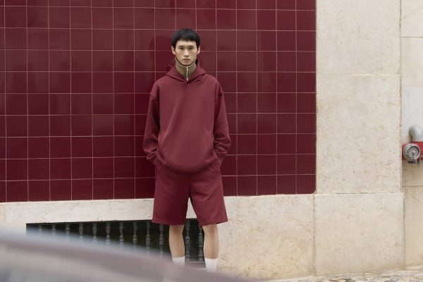 LifeWear xuân hè 2026 của UNIQLO làm mới phong cách sống hiện đại