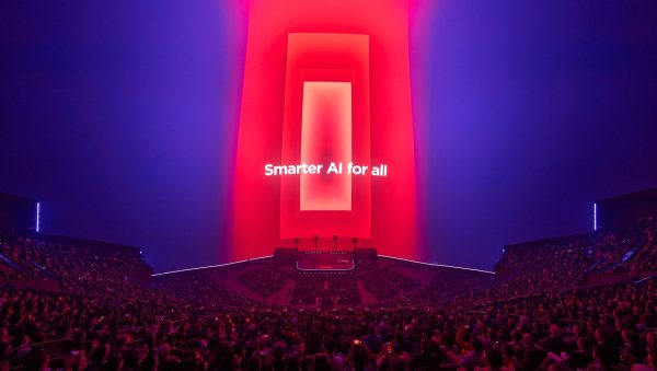 Lenovo tăng tốc ứng dụng AI doanh nghiệp với Agentic AI và Lenovo xIQ, triển khai Hybrid AI ở quy mô lớn