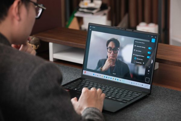 Đánh giá ASUS Zenbook 14 (UM3406GA) và ASUS Vivobook S14 (M3407GA): Bộ đôi laptop Ryzen AI 400 Series đầu tiên tại Việt Nam, mỏng nhẹ, pin lâu Đánh giá ASUS Zenbook 14 (UM3406GA) và ASUS Vivobook S14 (M3407GA): Bộ đôi laptop Ryzen AI 400 Series đầu tiên tại Việt Nam, mỏng nhẹ, pin lâu