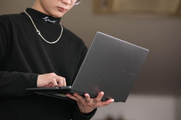 Đánh giá ASUS Zenbook 14 (UM3406GA) và ASUS Vivobook S14 (M3407GA): Bộ đôi laptop Ryzen AI 400 Series đầu tiên tại Việt Nam, mỏng nhẹ, pin lâu Đánh giá ASUS Zenbook 14 (UM3406GA) và ASUS Vivobook S14 (M3407GA): Bộ đôi laptop Ryzen AI 400 Series đầu tiên tại Việt Nam, mỏng nhẹ, pin lâu