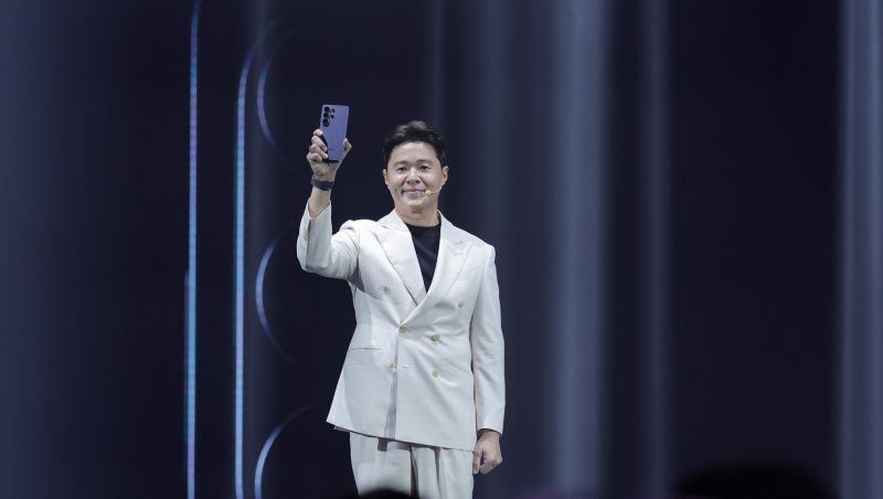 Galaxy S26 Series ra mắt ấn tượng tại sự kiện “Galaxy AI Phone tích hợp – Định chuẩn trải nghiệm” ở Việt Nam