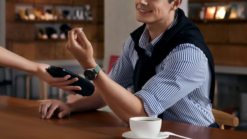 Xiaomi giới thiệu loạt thiết bị đeo và TV Mini LED mới