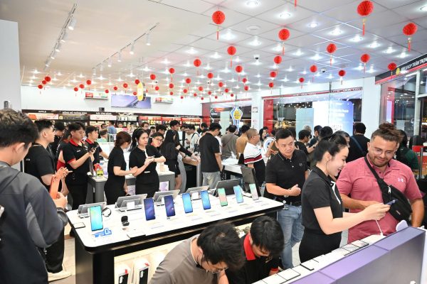FPT Shop mở bán Samsung Galaxy S26 series: Check-in trải nghiệm Galaxy AI, bốc thăm trúng Galaxy Watch 8 FPT Shop mở bán Samsung Galaxy S26 series: Check-in trải nghiệm Galaxy AI, bốc thăm trúng Galaxy Watch 8