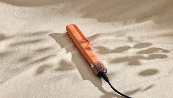 Dyson ra mắt phiên bản màu Ceramic Apricot và Topaz mới dành cho mùa hè Dyson ra mắt phiên bản màu Ceramic Apricot và Topaz mới dành cho mùa hè