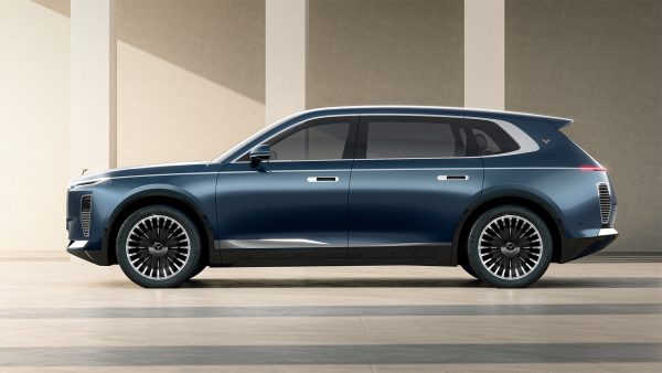 VinFast ra mắt 2 mẫu xe siêu sang mới: Lạc Hồng 800S và 900S